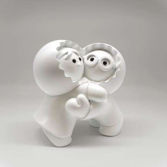 Les Chéris – sculpture Anooki en résine peinte à la main, vue 2